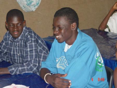 Regardez ce sourire d'esclave!!!